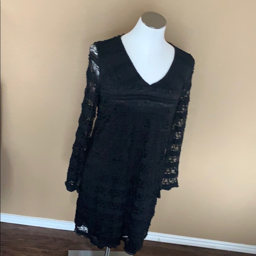 Dress Lace black flare sleeves M New Fever brand - Picture 4 of 15